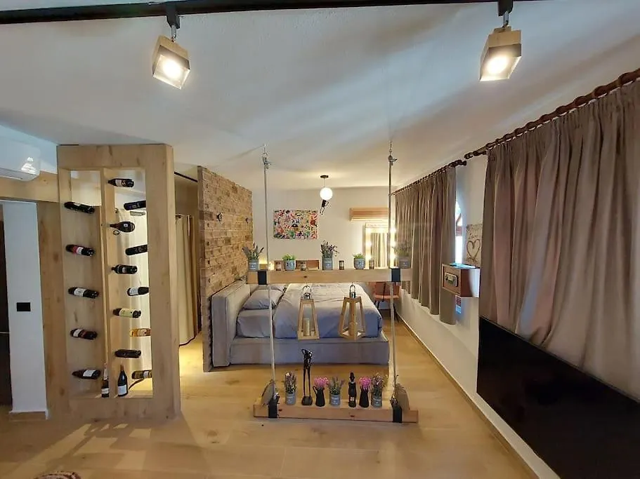 Frequency 286 Tirane Apartment 0*, Tirana Albania