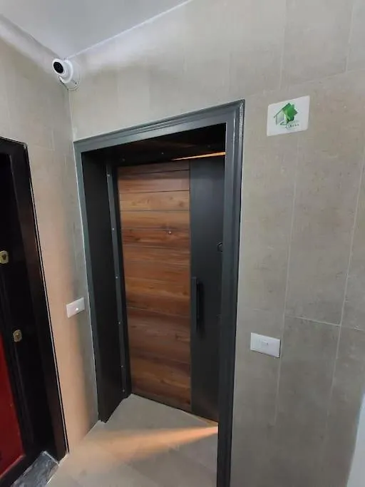 Frequency 286 Tirane Apartment 0*, Tirana