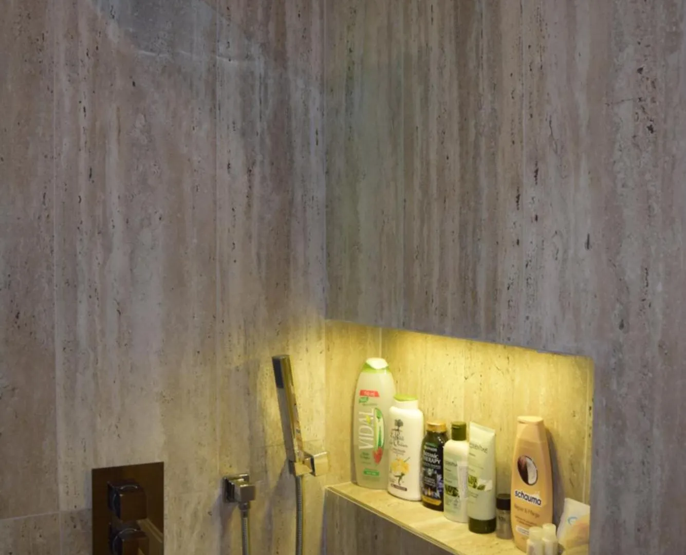Frequency 286 Tirane Apartment Albania