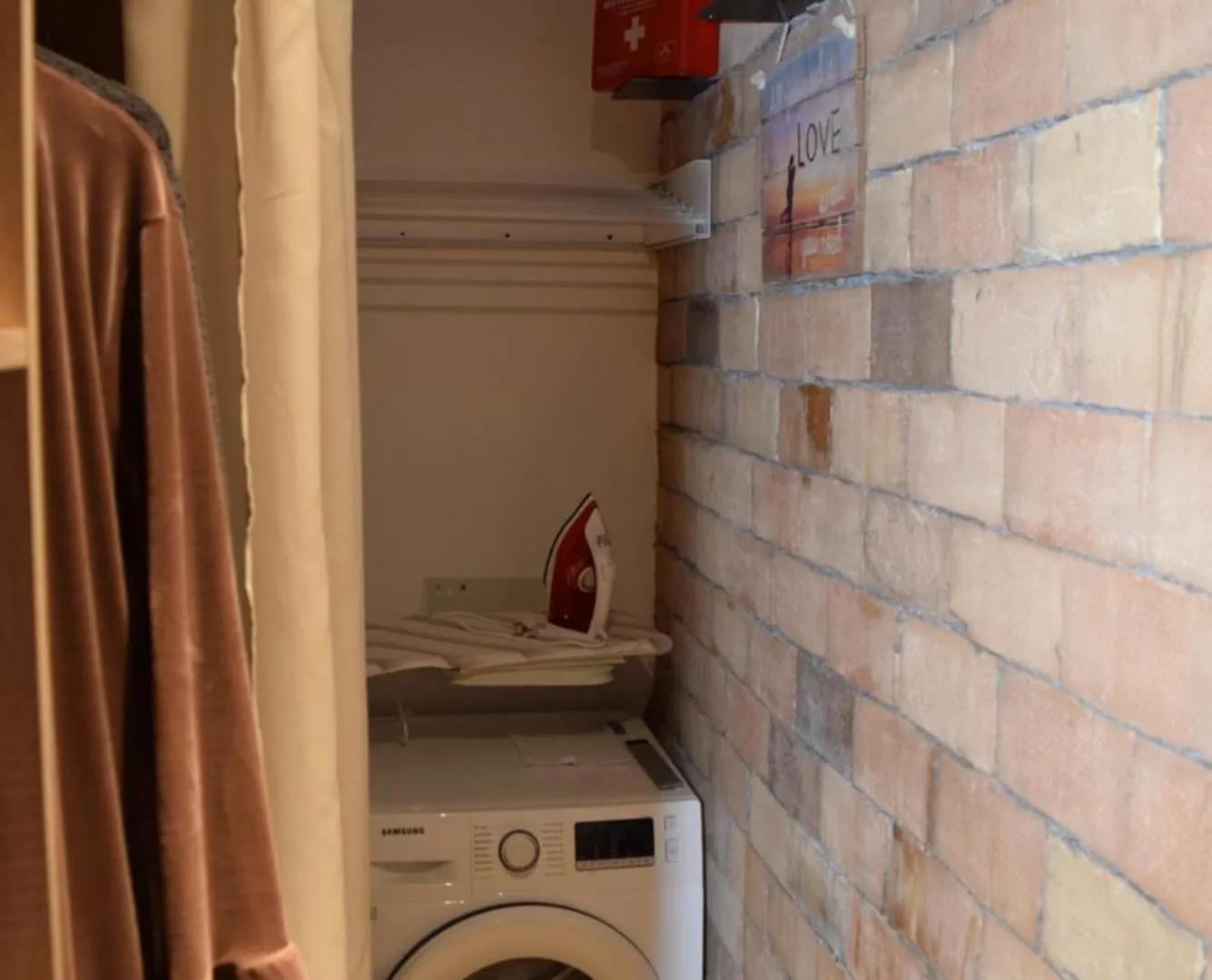 Frequency 286 Tirane Apartment Albania